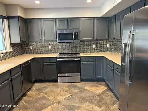 Kitchen - 926 E Mountain Sky Ave, Phoenix, AZ 85048 photo 7 of 7