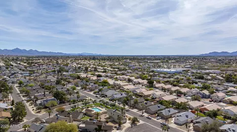 View/Area - 3024 E Siesta Ln, Phoenix, AZ 85050 photo 10 of 14