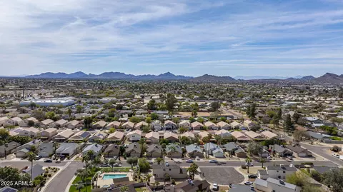 View/Area - 3024 E Siesta Ln, Phoenix, AZ 85050 photo 11 of 14