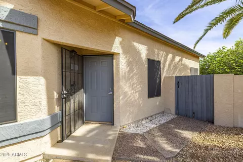Exterior - 3024 E Siesta Ln, Phoenix, AZ 85050 photo 4 of 23