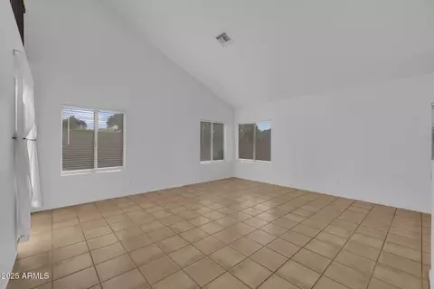 Living - 3024 E Siesta Ln, Phoenix, AZ 85050 photo 2 of 5