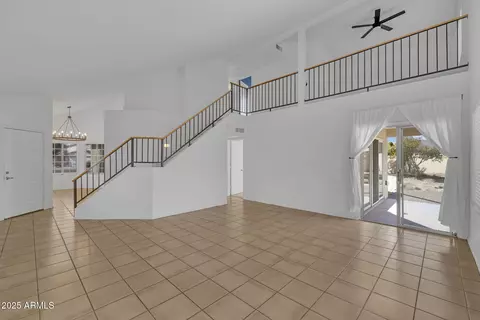Living - 3024 E Siesta Ln, Phoenix, AZ 85050 photo 4 of 5
