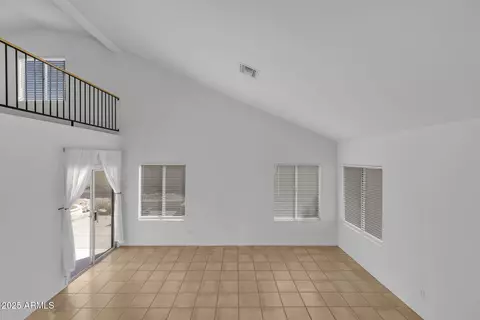Living - 3024 E Siesta Ln, Phoenix, AZ 85050 photo 1 of 5