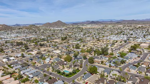 View/Area - 3024 E Siesta Ln, Phoenix, AZ 85050 photo 5 of 14