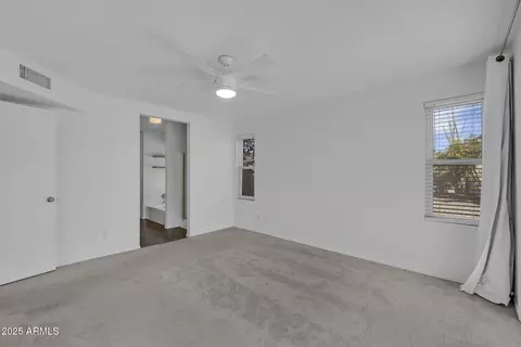 Bedroom - 3024 E Siesta Ln, Phoenix, AZ 85050 photo 5 of 11