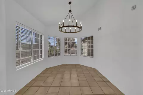 Dining - 3024 E Siesta Ln, Phoenix, AZ 85050 photo 1 of 2