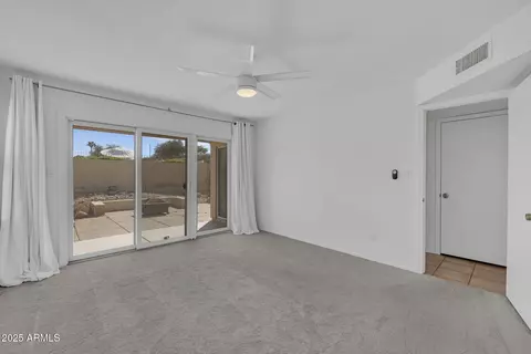 Bedroom - 3024 E Siesta Ln, Phoenix, AZ 85050 photo 3 of 11