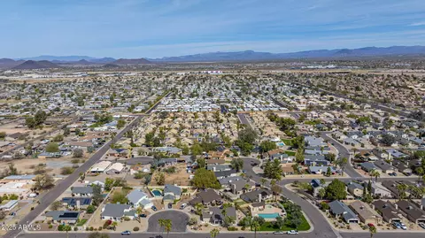 View/Area - 3024 E Siesta Ln, Phoenix, AZ 85050 photo 6 of 14