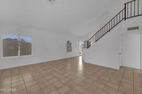 Living - 3024 E Siesta Ln, Phoenix, AZ 85050 photo 3 of 5
