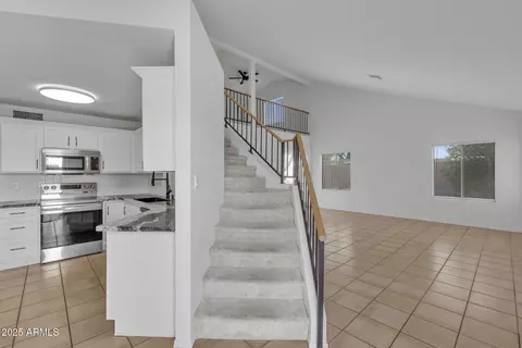 Entry Way - 3024 E Siesta Ln, Phoenix, AZ 85050 photo 1 of 1