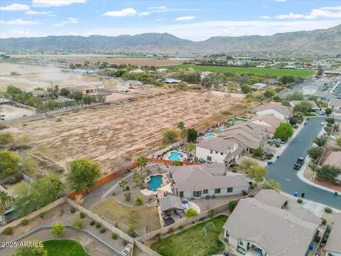2106 W Ian Dr, Phoenix, AZ 85041 photo 35