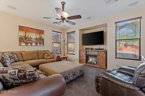 2106 W Ian Dr, Phoenix, AZ 85041 photo 12