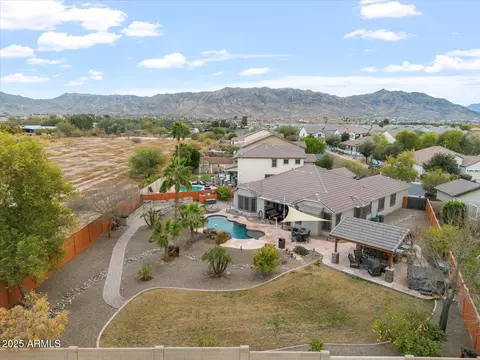 2106 W Ian Dr, Phoenix, AZ 85041 photo 4