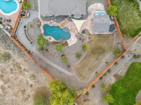 2106 W Ian Dr, Phoenix, AZ 85041 photo 32