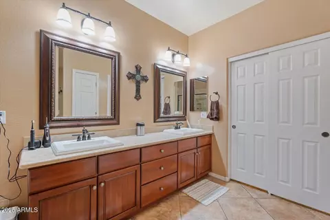 2106 W Ian Dr, Phoenix, AZ 85041 photo 16