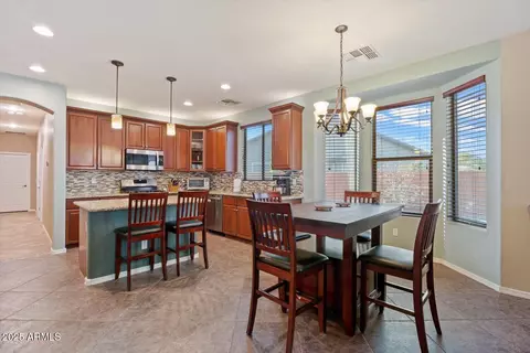 2106 W Ian Dr, Phoenix, AZ 85041 photo 11