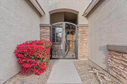 2106 W Ian Dr, Phoenix, AZ 85041 photo 3