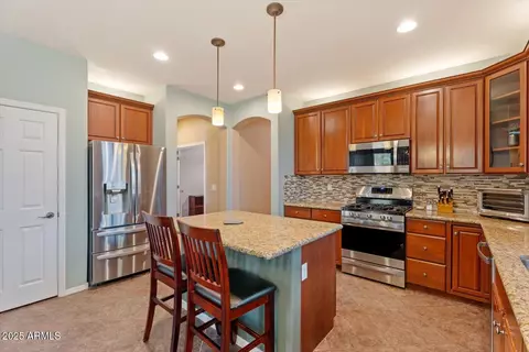2106 W Ian Dr, Phoenix, AZ 85041 photo 10