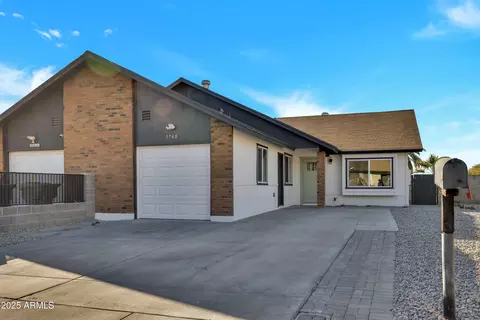 5748 N 67th Dr, Glendale, AZ 85303