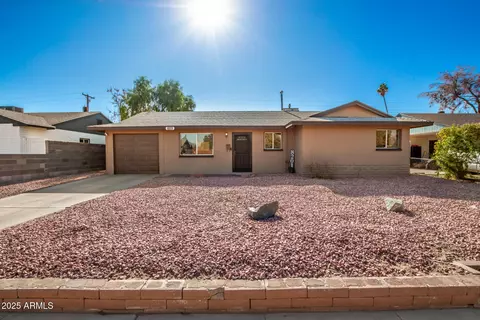 8201 W Clarendon Ave, Phoenix, AZ 85033