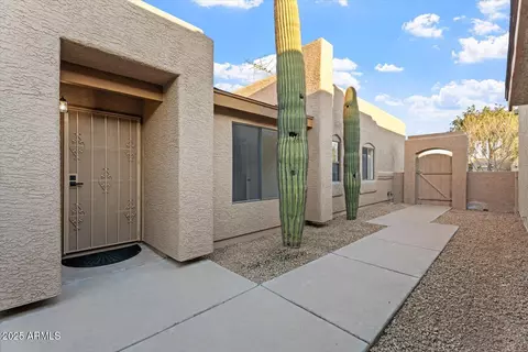 4529 E Wescott Dr, Phoenix, AZ 85050 photo 3