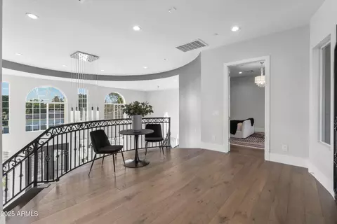 Entry Way - 6237 N 5th Pl, Phoenix, AZ 85012 photo 5 of 5