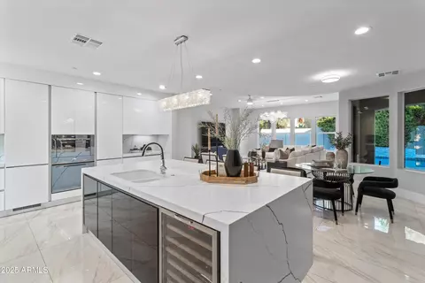Kitchen - 6237 N 5th Pl, Phoenix, AZ 85012 photo 3 of 5
