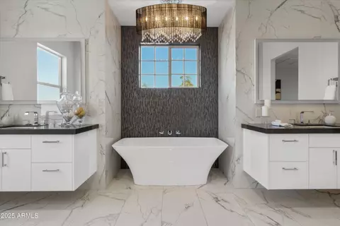 Bath - 6237 N 5th Pl, Phoenix, AZ 85012 photo 5 of 11