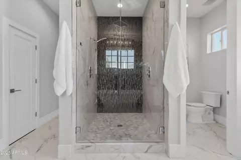 Bath - 6237 N 5th Pl, Phoenix, AZ 85012 photo 3 of 11
