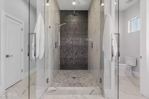 Bath - 6237 N 5th Pl, Phoenix, AZ 85012 photo 2 of 11