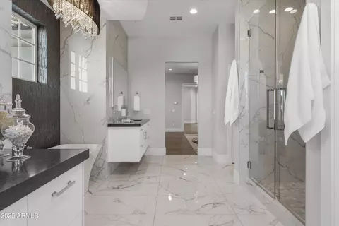 Bath - 6237 N 5th Pl, Phoenix, AZ 85012 photo 4 of 11
