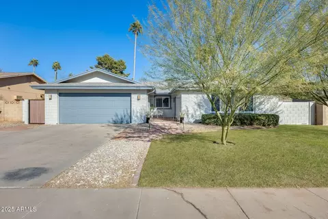 5128 E Toniko Dr, Phoenix, AZ 85044 photo 2