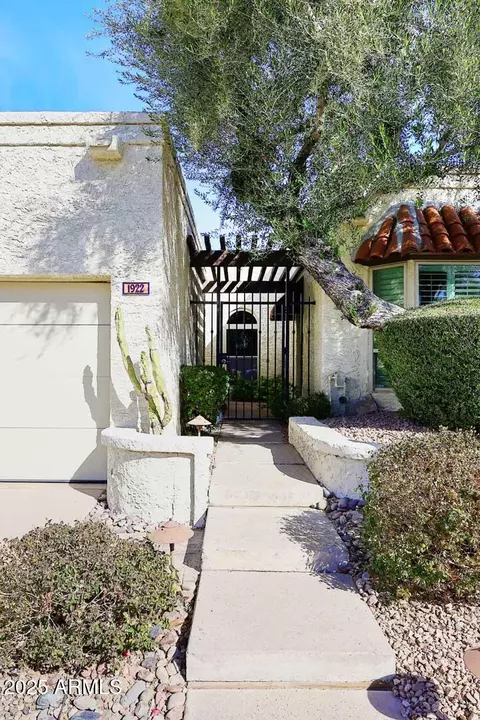 1922 E Lane Ave, Phoenix, AZ 85020 photo 3