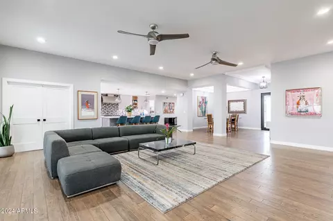 Living - 4639 E Mountain View Ct, Phoenix, AZ 85028 photo 2 of 5