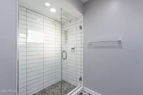 Bath - 4639 E Mountain View Ct, Phoenix, AZ 85028 photo 2 of 6