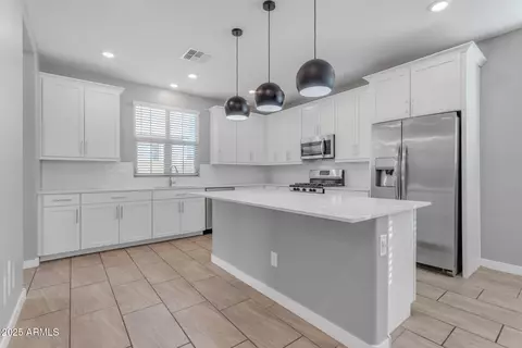 1112 E Newland Dr, Chandler, AZ 85286