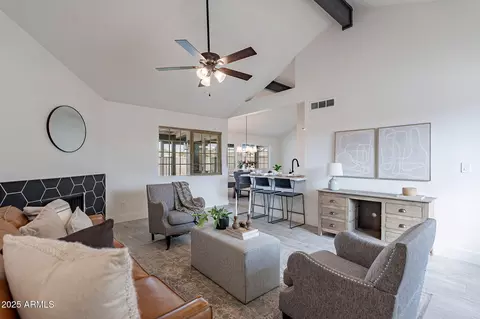 2102 W Tonopah Dr, Phoenix, AZ 85027