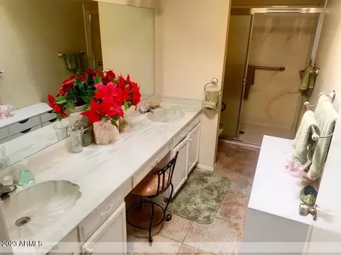 Bath - 6849 N 29th Ave, Phoenix, AZ 85017 photo 2 of 2