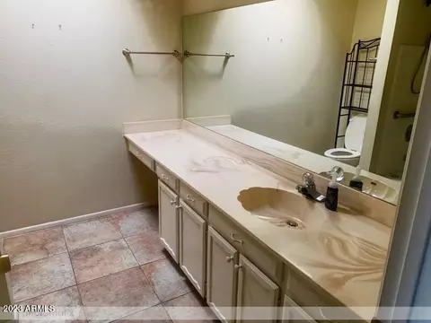 Bath - 6849 N 29th Ave, Phoenix, AZ 85017 photo 1 of 2