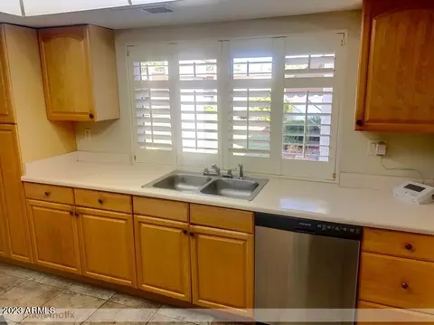 Kitchen - 6849 N 29th Ave, Phoenix, AZ 85017 photo 2 of 3