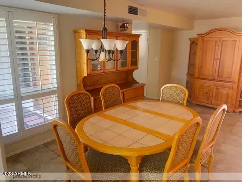 Dining - 6849 N 29th Ave, Phoenix, AZ 85017 photo 2 of 3