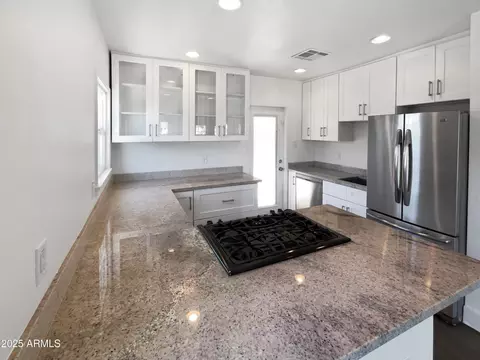 Kitchen - 309 E Weldon Ave, Phoenix, AZ 85012 photo 2 of 3