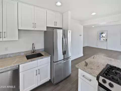 Kitchen - 309 E Weldon Ave, Phoenix, AZ 85012 photo 1 of 3