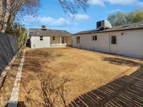 Exterior - 309 E Weldon Ave, Phoenix, AZ 85012 photo 1 of 5