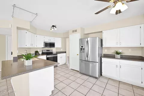 659 S Dodge St, Gilbert, AZ 85233
