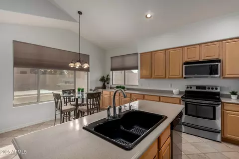 2847 E Melody Ln, Gilbert, AZ 85234 photo 2