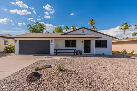 2328 E Laurel Ln, Phoenix, AZ 85028 photo 35