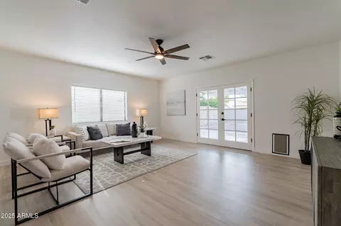 2328 E Laurel Ln, Phoenix, AZ 85028 photo 14