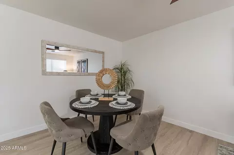 2328 E Laurel Ln, Phoenix, AZ 85028 photo 13