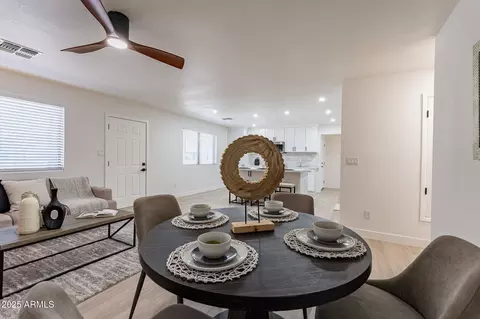 2328 E Laurel Ln, Phoenix, AZ 85028 photo 10